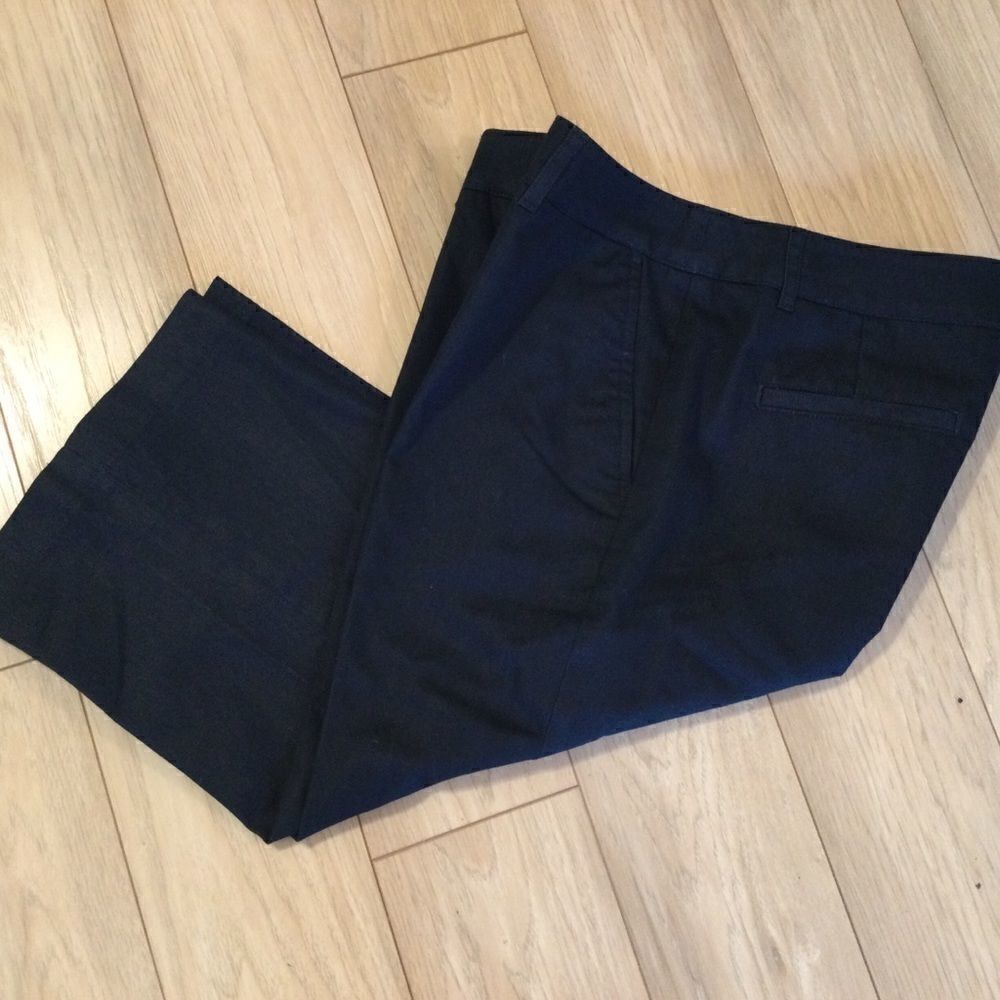 Jones New York Women’s  Sz 6 Navy Stretch Capri’s